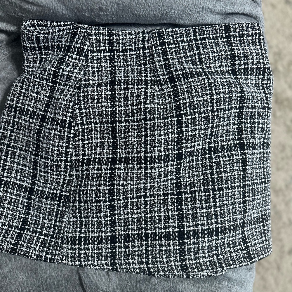 Elegant Black and White Tweed Mini Skirt